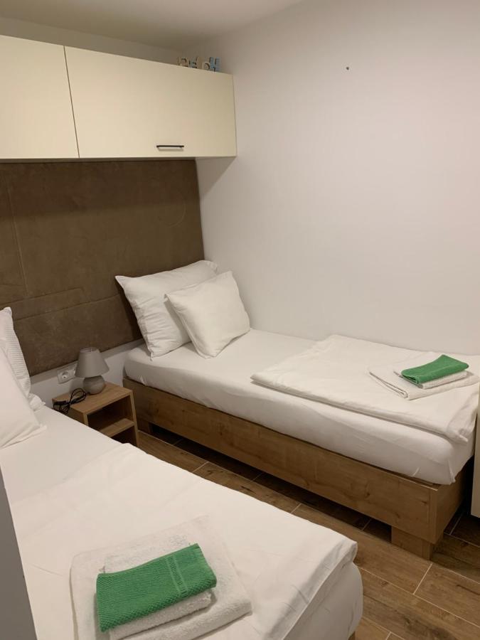 Kamp Karla & Bruno Hotel Sveti Filip i Jakov Eksteriør billede