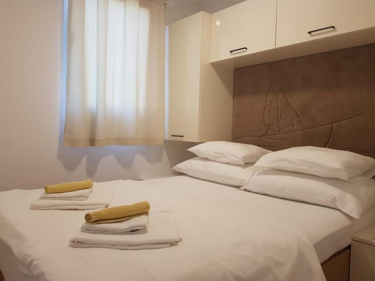 Kamp Karla & Bruno Hotel Sveti Filip i Jakov Eksteriør billede