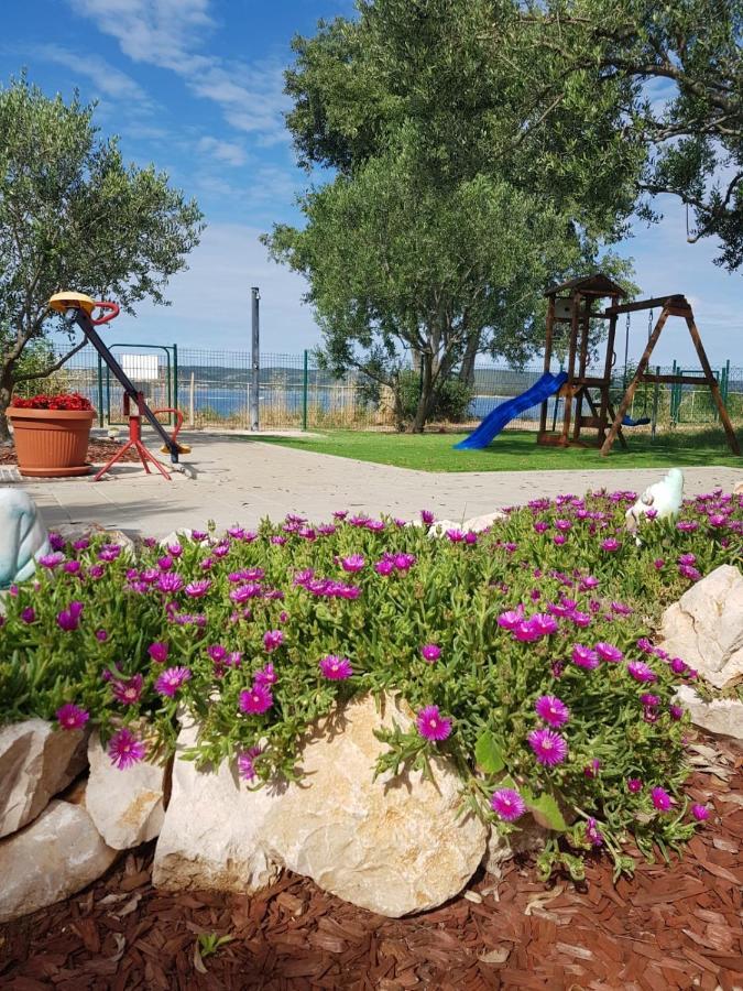 Kamp Karla & Bruno Hotel Sveti Filip i Jakov Eksteriør billede